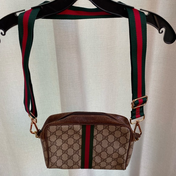 Gucci Handbags - Gucci Sherry Crossbody - Vintage